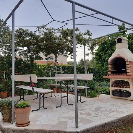 بولا Apartment Thea المظهر الخارجي الصورة