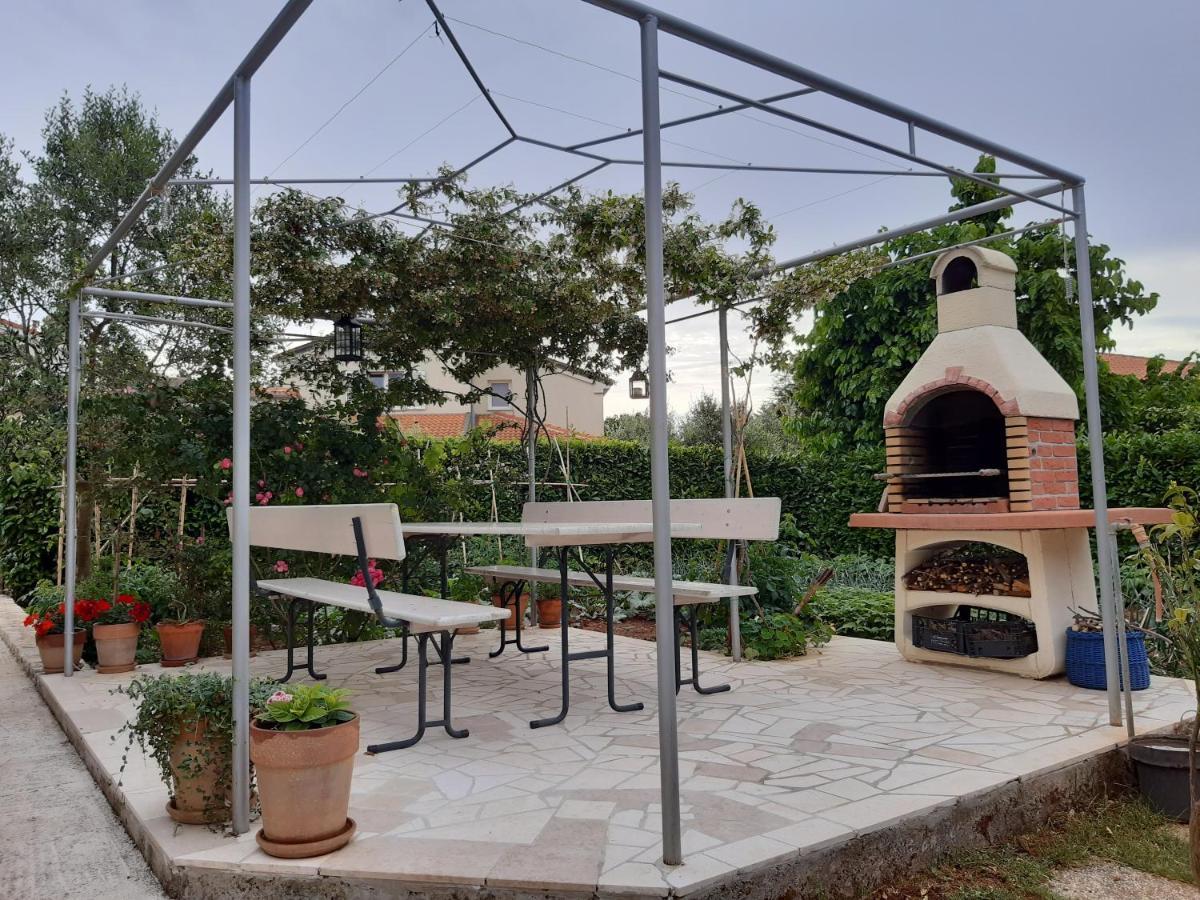 بولا Apartment Thea المظهر الخارجي الصورة